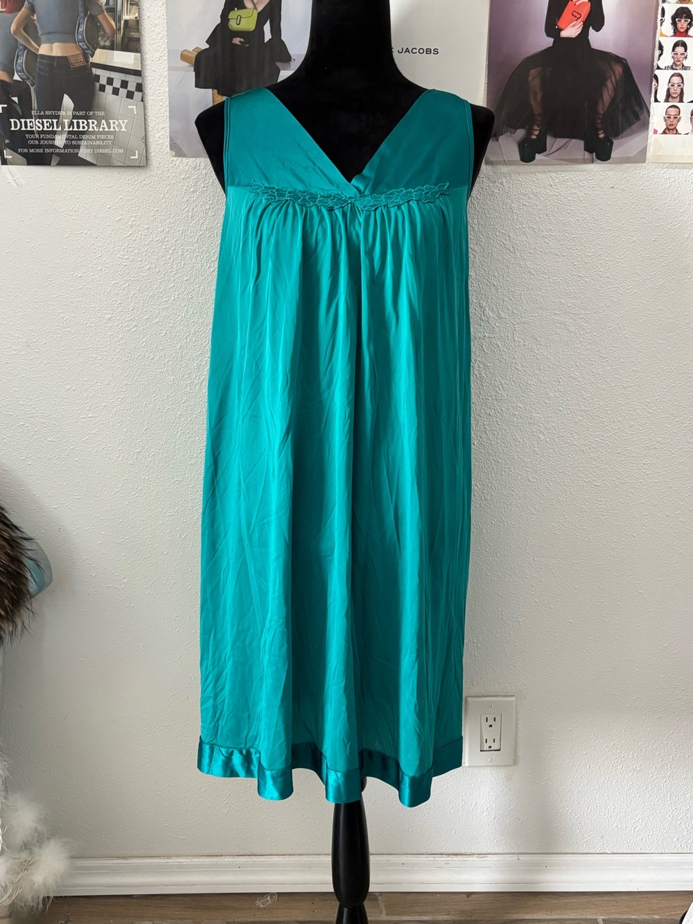 Vanity Fair Teal V-Neck Sleep Chemise